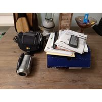 Видеокамера Sony DCR-DVD408E, оригинал, в хорошем состоянии. Всё работает. Аккумулятор собран из рабочих элементов на коленке, 80 минут, желательно заменить на аналог.