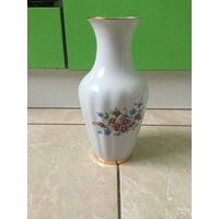 Ваза фарфоровая