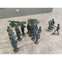 Лот солдатики Минск, ММЗ 22 шт одним лотом пулеметчик пехота ракетница