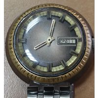 Часы Ракета. Шайба. СССР. Позолоченный кант. На ходу. Нечастые