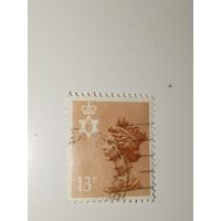 Ирландия. Стандарт. 1979 На марке изображен профиль королевы и эмблема Северной Ирландии (красная рука в белой звезде под короной).
