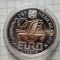 Нидерланды 10 евро 1997 года . Королева Беатрикс. Серебро  999пр.Тираж 25000 экз.