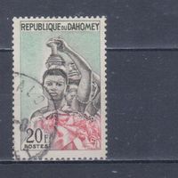 [2299] Дагомея 1963. Культура и быт.20 ф. Гашеная марка.