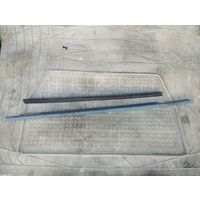 Молдинг стекла двери передней правой Mitsubishi Carisma