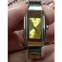 Часы кварцевые Gucci  , с рубля