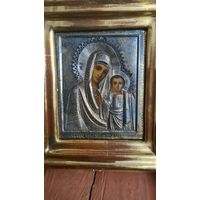 Икона Смоленская Богородица серебро 84 в киоте  19 век .