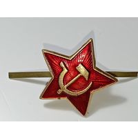 Звезда на пилотку солдата . СССР
