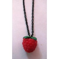 Подвеска ручной работы с малинкой