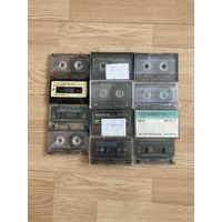 Аудиокассеты с записями.