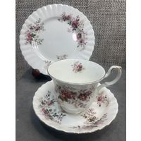 Чайная тройка Royal Albert  Lavender Rose 1961 год. Англия. Чашка 9х7 см. Блюдце 14 см. Тарелка для торта 18 см.
