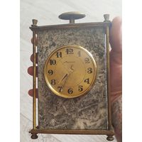 Красивые каминные часы ссср молния,мрамор,латунь,на ходу,с рубля