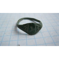 Перстень старинный. Надпись " ОТЪ СВ.ВЕЛИКОМУЧ.ВАРВАРЫ."