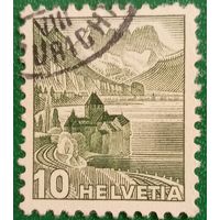 Швейцария 1934. Шильонский замок на берегу Женевского озера на фоне горы Дан-дю-Миди