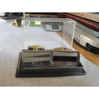 Запонки с футляром с рубля!