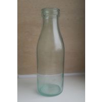 Бутылка молочная.Молоко.