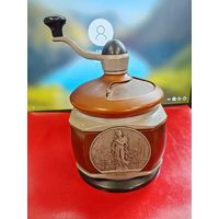 Винтажная ручная кофемолка с медальонами "Скульптура Летнего сада" СССР! Отличное состояние! СМОТРИТЕ ДР. МОИ ЛОТЫ!