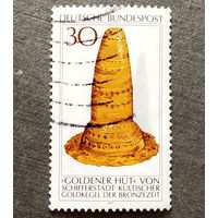 Марка Германия 1977 год Археология