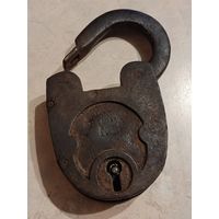 Замок старенький