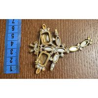 Брошка - Стрекоза из уранового стекла . Производство Чехия