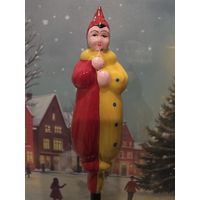 Елочная игрушка клоун с дудочкой