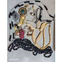 Лот винтажной бижутерии. Броши, бусы, серьги