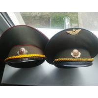 Две фуражка ВВС и ВС Республики Беларусь.