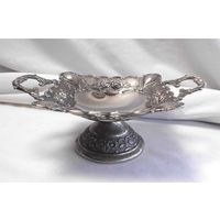 Конфетница Орешница на подставке 21 х 14 см Серебрение 03