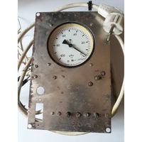 Манометр вакуумный с кранами на станине