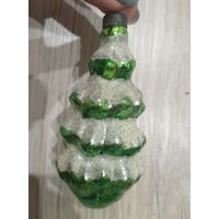 Елочные игрушки, стекло, елочка в снегу