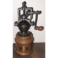 Мельница для перца. Винтаж. Европа.