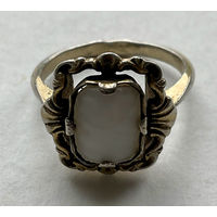 Серебрянное кольцо с лунным камнем