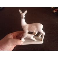 Фарфоровая статуэтка "Олень с олененком" СССР Полонное 60-е реставрация