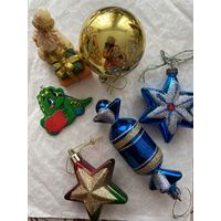 Лот елочных игрушек.