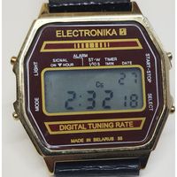 Часы "Электроника" четкое состояние,полностью исправные+отличный кожаный ремешок в комплекте