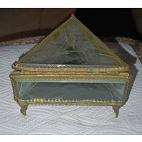 Старинная шкатулка/ларец. Фацетное стекло/латунь/бархат