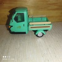 Модель Piaggio Ape 50 .1:43.