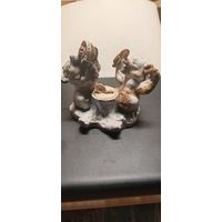 Фарфоровая статуэтка.