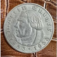 Монета 2 рейхсмарок 1933 год. 450 лет со дня рождения Мартина Лютера. Нацистская Германия.
