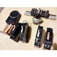 - Автоматы из электро-щитка 4 шт на 16 А , рубильник , розетка , планка с контактами , всё на главном фото