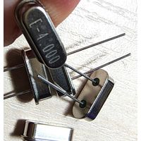 4 МГц Кварц ((цена за 10 штук)) MHz. Кварцевый резонатор лодочка