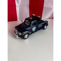 Модель kinsmart chevrollet 3100 1958 1:38
