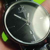 Минималистичные часы унисекс CALVIN KLEIN Swiss made , модель А776, диам 4 см, черные, оригинальный ремешок кожа