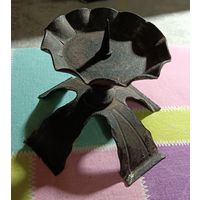 Металлический подсвечник. 7,5 см.
