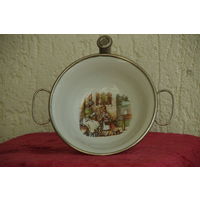 Детская тарелка с подогревом  ( Европа  50- е г . )  диаметр 16,5 см , высота 6,5 см
