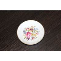 Винтажная, фарфоровая тарелочка (розетка), с ярким цветочным рисунком и золотой окантовкой, клеймо, Англия.