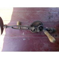 Старинные дрель и рубанок