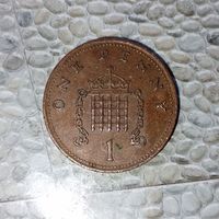 1 пенни 1985 года Великобритания. Королева Елизавета 2. Шикарная родная патина!