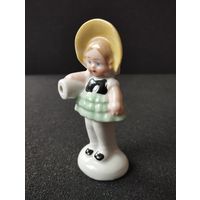 Статуэтка фарфоровая Девочка в жёлтой шляпке, Германия