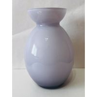 Ваза стекло сиреневая. АУКЦИОН не с рубля без МПЦ. Европа.