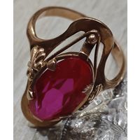 Золотое кольцо с корундом. 583 пр. Советская классика. 1961 года. Рига. Прекрасное состояние. 4.7 грамма